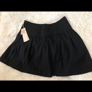 🆕V Grass skirt in black size Small